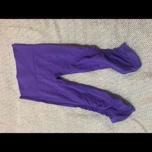 Lululemon size 2 crop